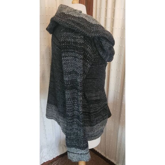 C3 Multiples sweater cardigan with ruffled collar and large buttons - Picture 9 of 11